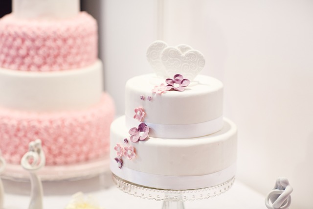 wedding-cake-g30099ae22_640